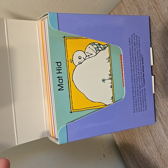 Scholastic Bob Books Sight Words Kindergarten Book Set - Picture 5 of 7